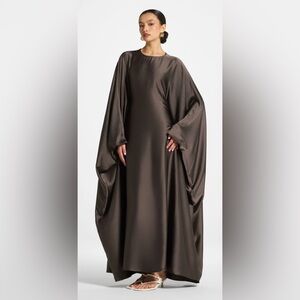 NWT🤎🤎iridescent butterfly inner tie abaya qahwa